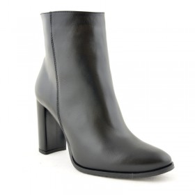 Botki damskie czarne na obcasie słupkowym z włoskiej skóry licowej 950